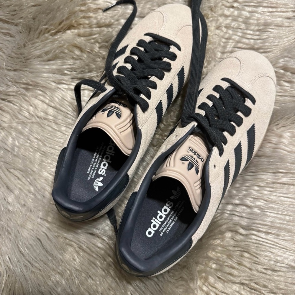 Adidas gazelle size 10 in color Taupe/night indigo. Never worn